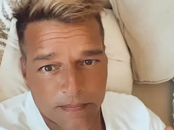 Ricky Martin se presenta con "cara nueva" y las redes no lo perdonan Ricky Martin se presenta con "cara nueva" y las redes no lo perdonan