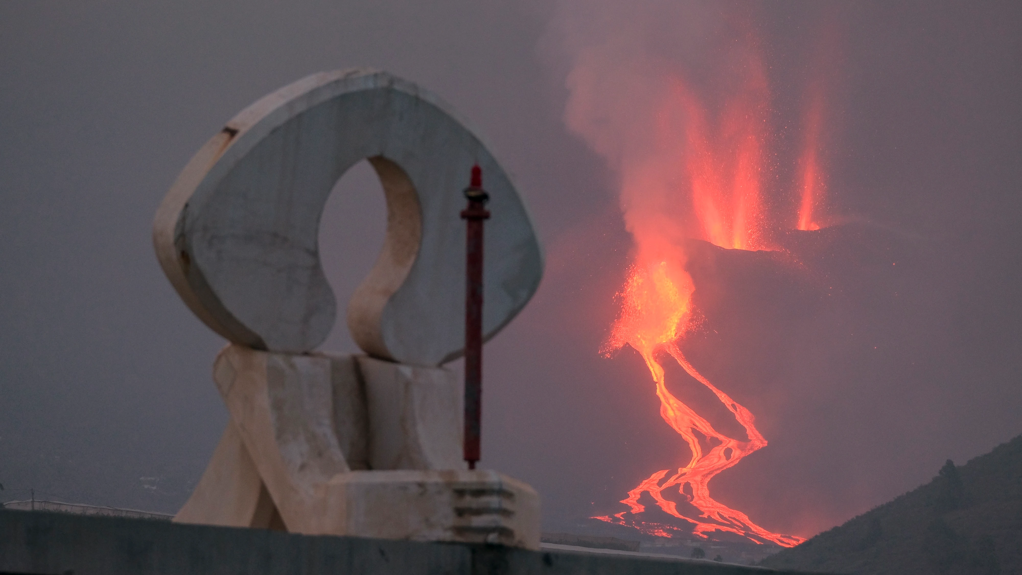El volc&aacute;n entra en fase efusiva 