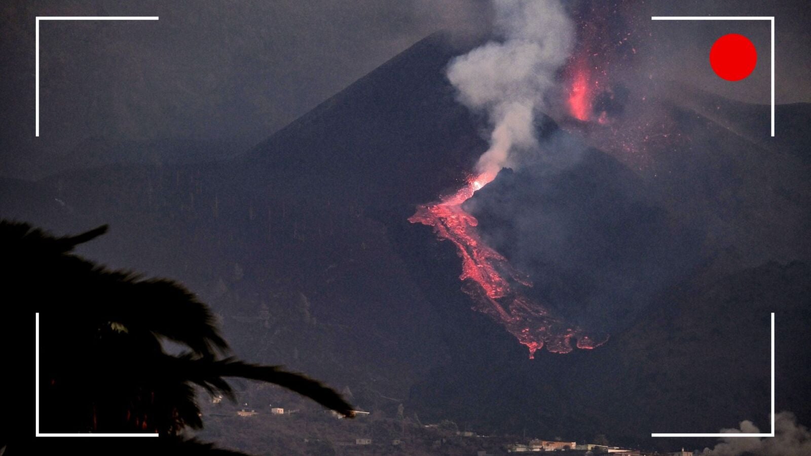 El avance de la colada de lava del volcán de La Palma, las cenizas y la calidad del aire de la isla, streaming en directo