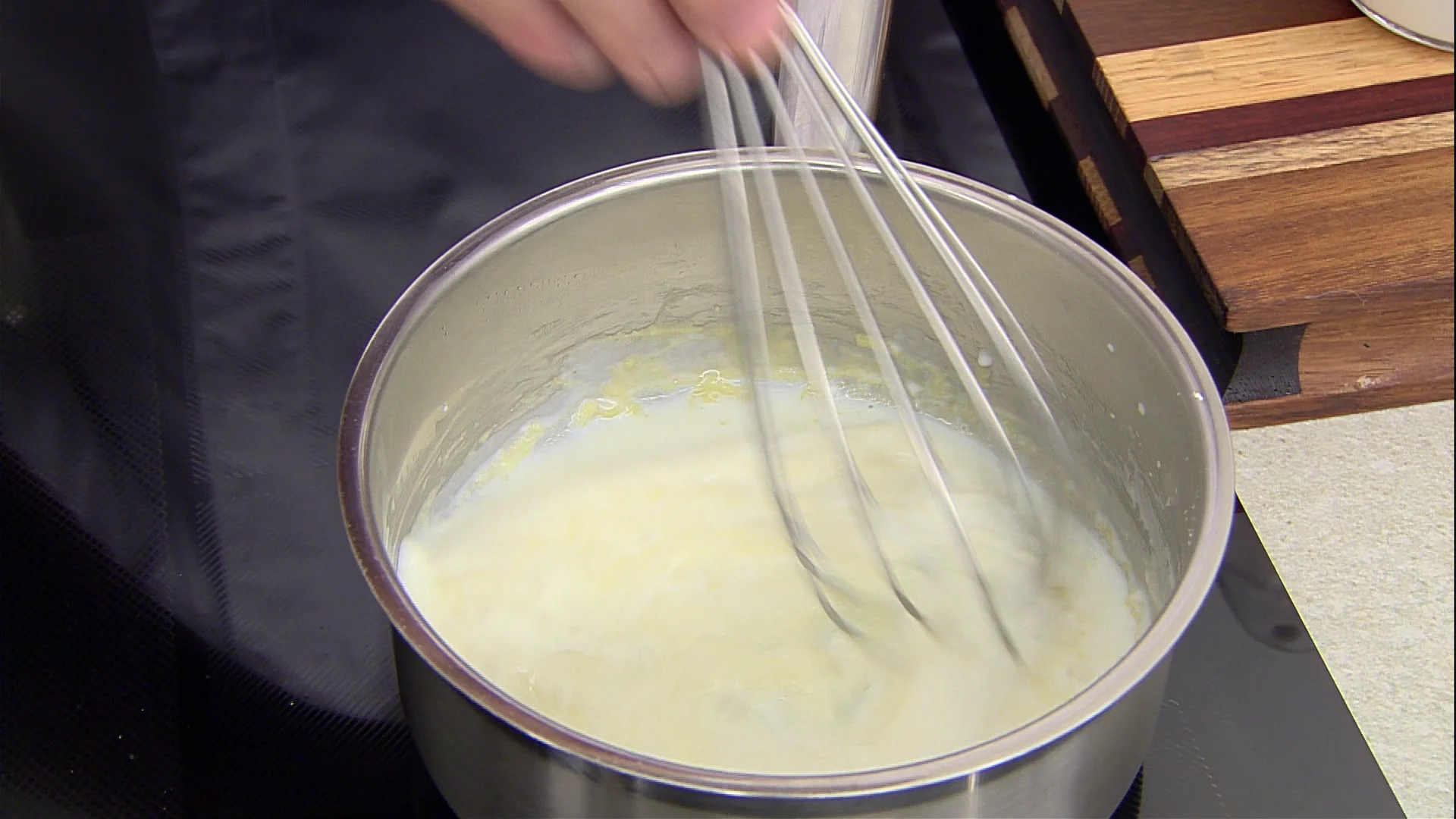 El truco de Arguiñano para conseguir una bechamel especial El truco de Arguiñano para conseguir una bechamel especial