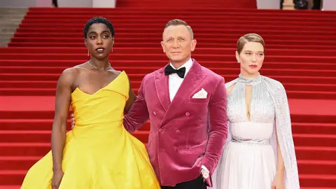 Daniel Craig, junto con Lashana Lynch y Léa Seydoux en la premiere de 'Sin tiempo para morir' Daniel Craig, junto con Lashana Lynch y Léa Seydoux en la premiere de 'Sin tiempo para morir'