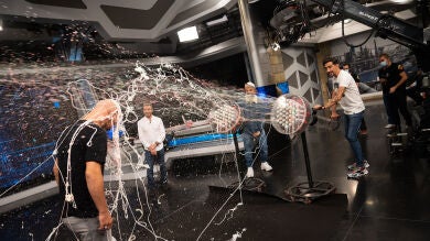 ¡Impresionante! Marron revoluciona la ciencia con una peluca al estilo Rauw Alejandro