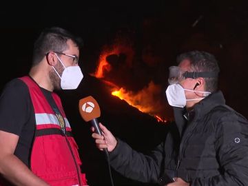 El sismólogo Itahiza Domínguez, sobre la llegada de la lava al mar: "La isla de La Palma aumentará en tamaño"