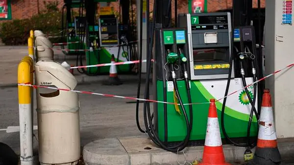 Una estaci&oacute;n de servicio en Reino Unido