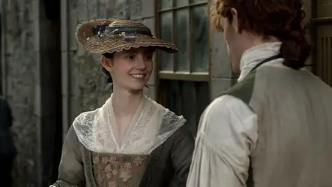 Tanya Reynolds, Lily Iglehart en 'Sex Education', como Lady Isobel Dunsany en 'Outlander' Tanya Reynolds, Lily Iglehart en 'Sex Education', como Lady Isobel Dunsany en 'Outlander'