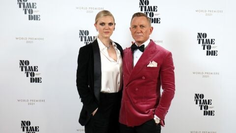 Daniel Craig junto a su hija, Ella, en la premiere de 'Sin tiempo para morir'