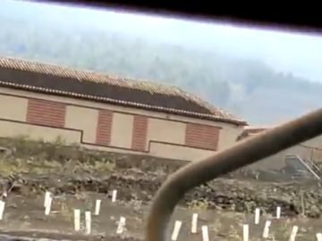 Un empresario pierde sus casas rurales por el volcán de La Palma