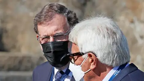 La frase de Mariano Rajoy que sorprende a Felipe González: "Yo creía que era Confucio, pero va a ser gallego" La frase de Mariano Rajoy que sorprende a Felipe González: "Yo creía que era Confucio, pero va a ser gallego"