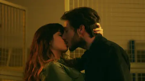 Rober decide dar una oportunidad a su amor por Ika: "Soy demasiado egoísta como para perderte" Rober decide dar una oportunidad a su amor por Ika: "Soy demasiado egoísta como para perderte"