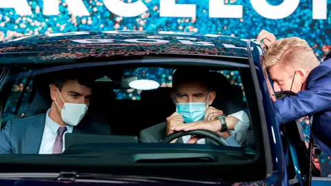 Sánchez y Felipe VI inauguran el salón del automóvil Sánchez y Felipe VI inauguran el salón del automóvil