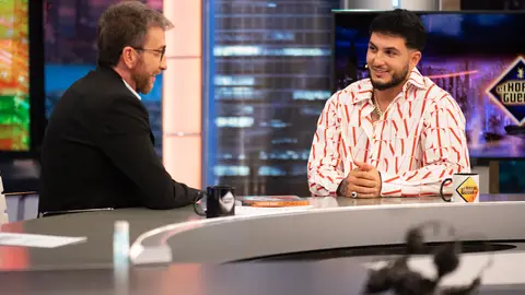 "Mi padre introdujo el kebab en España": La confesión de Omar Montes en 'El Hormiguero 3.0' "Mi padre introdujo el kebab en España": La confesión de Omar Montes en 'El Hormiguero 3.0'