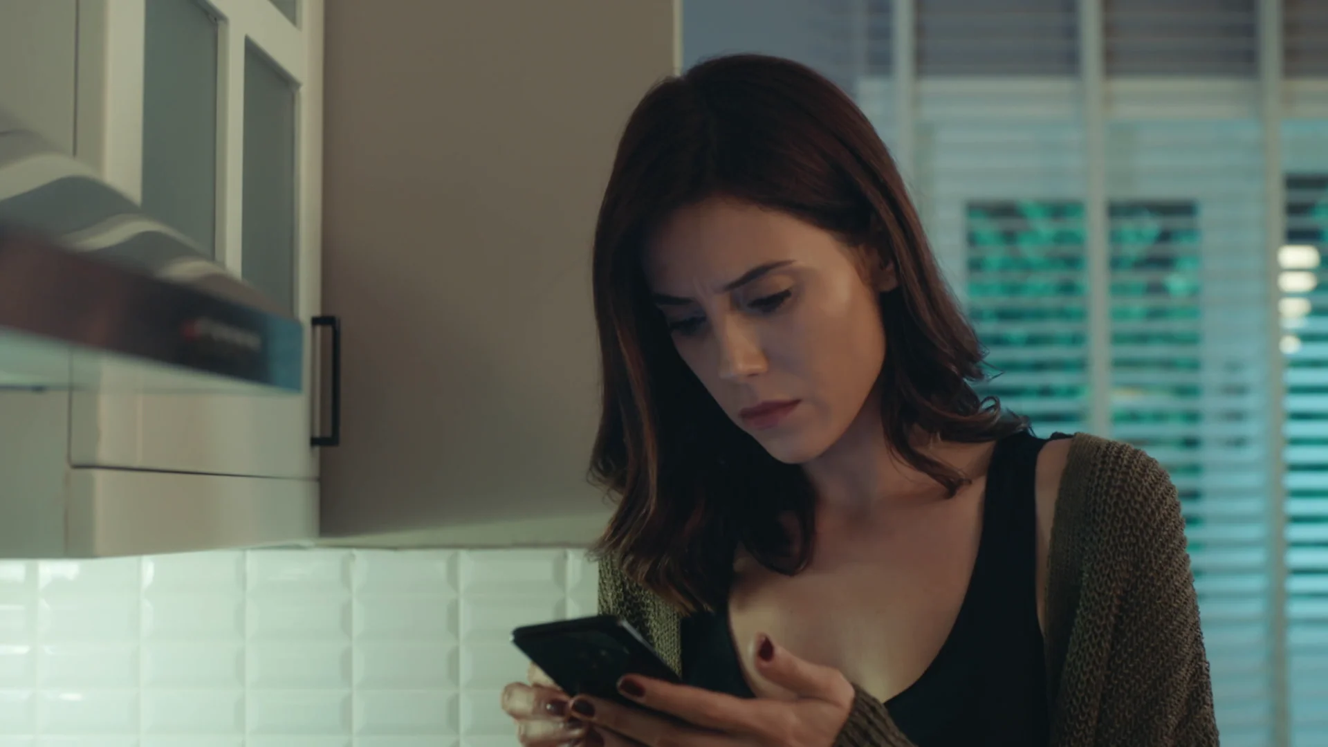 El mensaje del hotel 'Amor, amor' en el móvil de Volkan