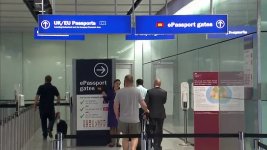 Ya no se puede viajar a Reino Unido con el DNI Ya no se puede viajar a Reino Unido con el DNI