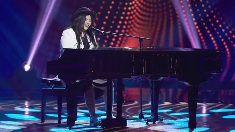 Laura Gómez canta ‘Peces de ciudad’ en las Audiciones a ciegas de ‘La Voz’ Laura Gómez canta ‘Peces de ciudad’ en las Audiciones a ciegas de ‘La Voz’