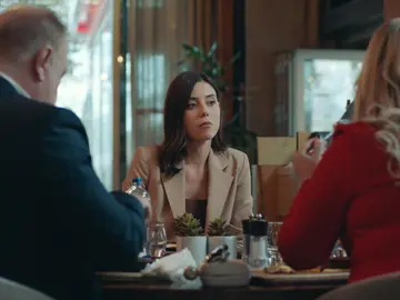 ¡La venganza, en plato frío! Asya, Volkan y Derin comen juntos: "¿Tienes novio? ¡La venganza, en plato frío! Asya, Volkan y Derin comen juntos: "¿Tienes novio?