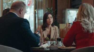 Avance de 'Infiel': ¡La venganza, en plato frío! Asya, Volkan y Derin comen juntos: 