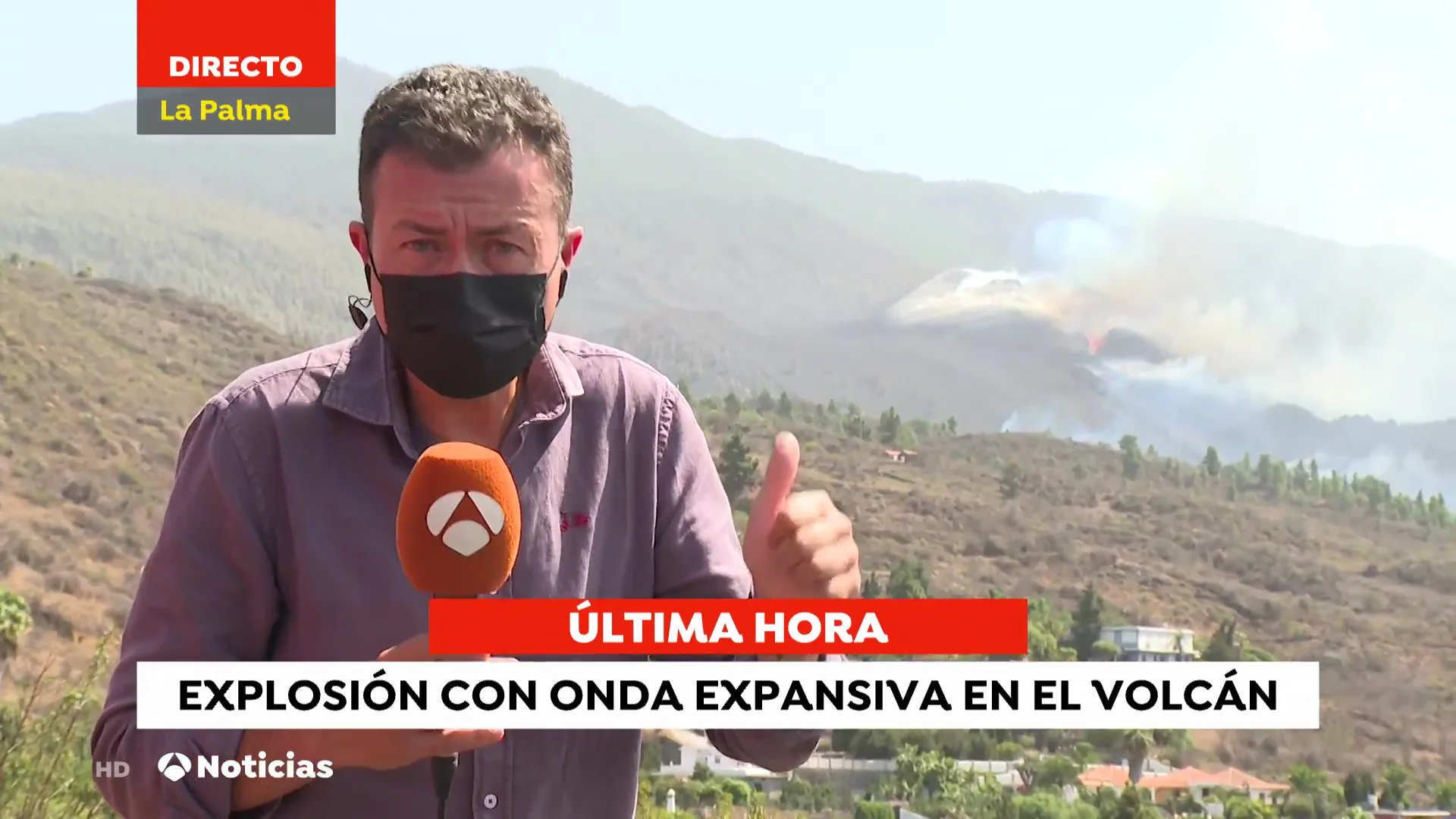 El volcán de La Palma vuelve a entrar en fase explosiva y registra tres explosiones con onda expansiva El volcán de La Palma vuelve a entrar en fase explosiva y registra tres explosiones con onda expansiva