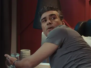 Volkan, pillado al intentar entrar en el móvil de Asya Volkan, pillado al intentar entrar en el móvil de Asya