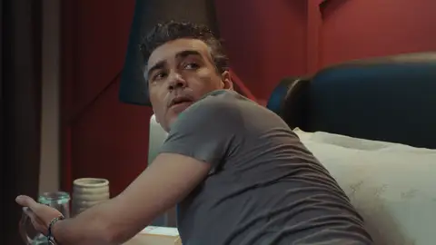 Volkan, pillado al intentar entrar en el móvil de Asya 'Infiel'