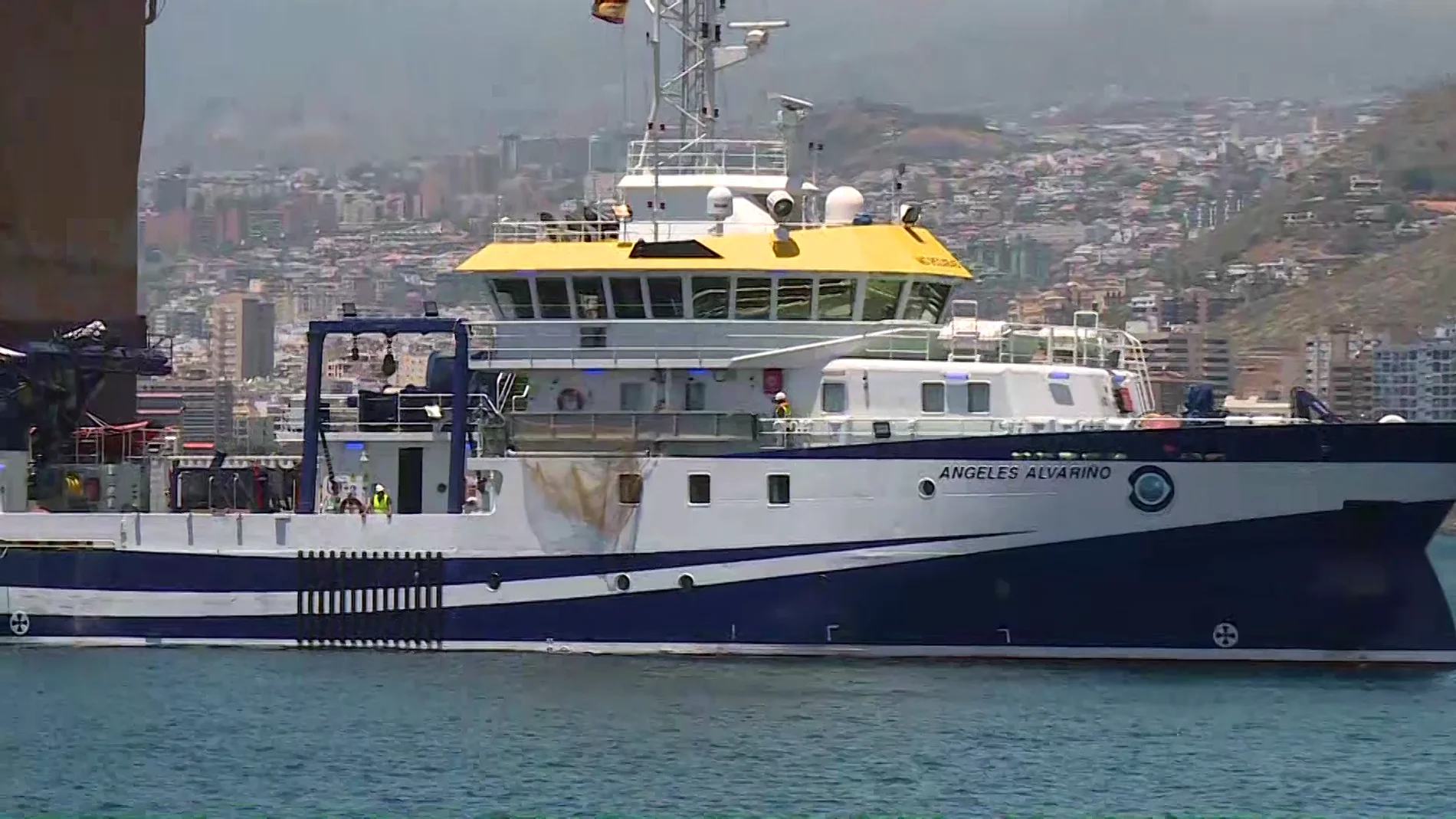 El buque Ángeles Alvariño investigará los efectos del volcán en la costa de La Palma