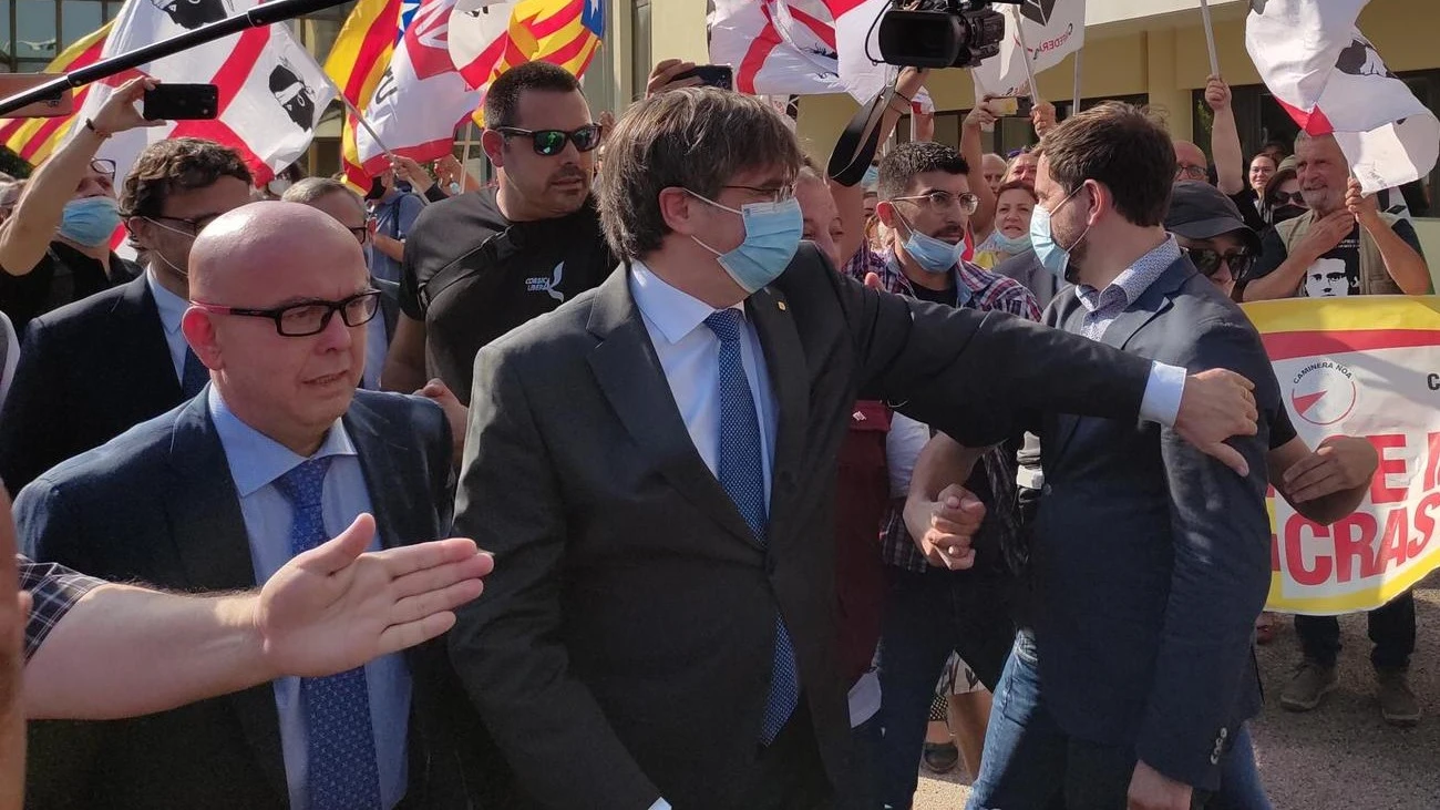 Carles Puigdemont a la entrada al Tribunal de Apelaci&oacute;n de Cerde&ntilde;a