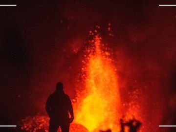 La espectacular imagen del volcán tras romperse el cono, streaming en directo