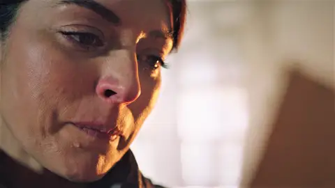 Safiye se derrumba al leer por primera vez una carta de Naci: “Nunca dejó de quererme” Mejores momentos | Capítulo 23