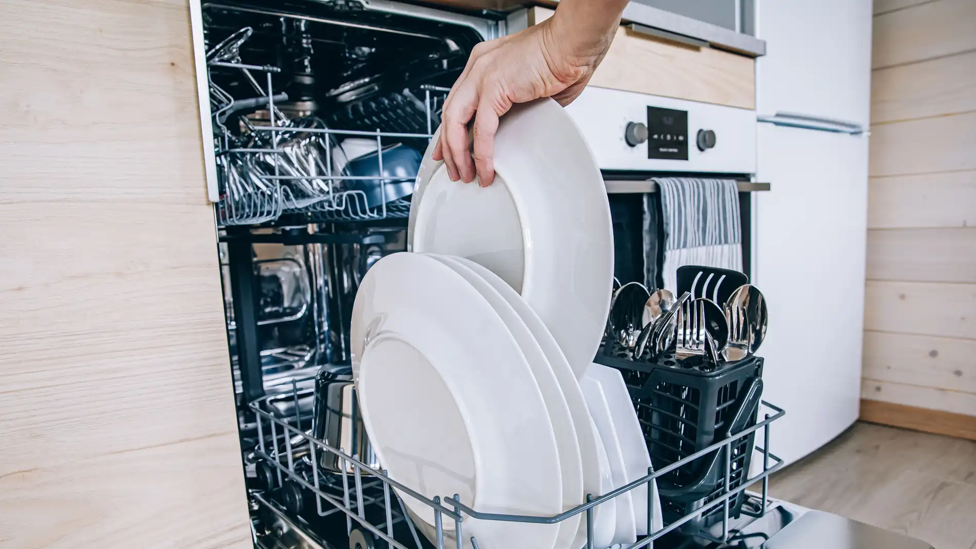 Lidl tiene el lavavajillas mini que encaja hasta en las cocinas