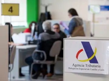 Foto de archivo de una oficina de la Agencia Tributaria Foto de archivo de una oficina de la Agencia Tributaria