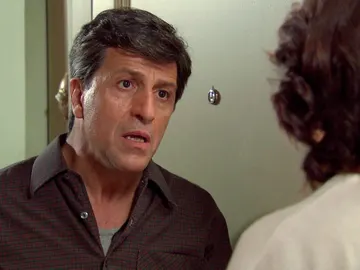 Ismael, castigado por su oscuro pasado, ruega a Penélope una segunda oportunidad Ismael, castigado por su oscuro pasado, ruega a Penélope una segunda oportunidad