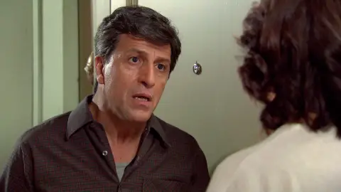 Ismael, castigado por su oscuro pasado, ruega a Penélope una segunda oportunidad Ismael, castigado por su oscuro pasado, ruega a Penélope una segunda oportunidad