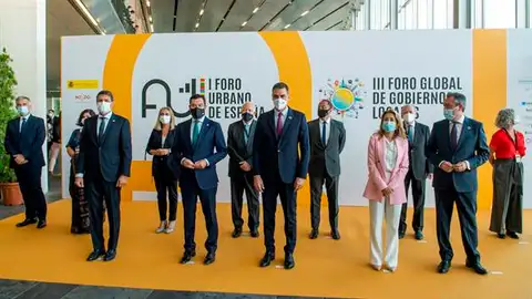 Pedro Sánchez anuncia un bono joven de 250 euros al mes dirigido a jóvenes de 18 a 35 años que quieren emanciparse Pedro Sánchez anuncia un bono joven de 250 euros al mes dirigido a jóvenes de 18 a 35 años que quieren emanciparse