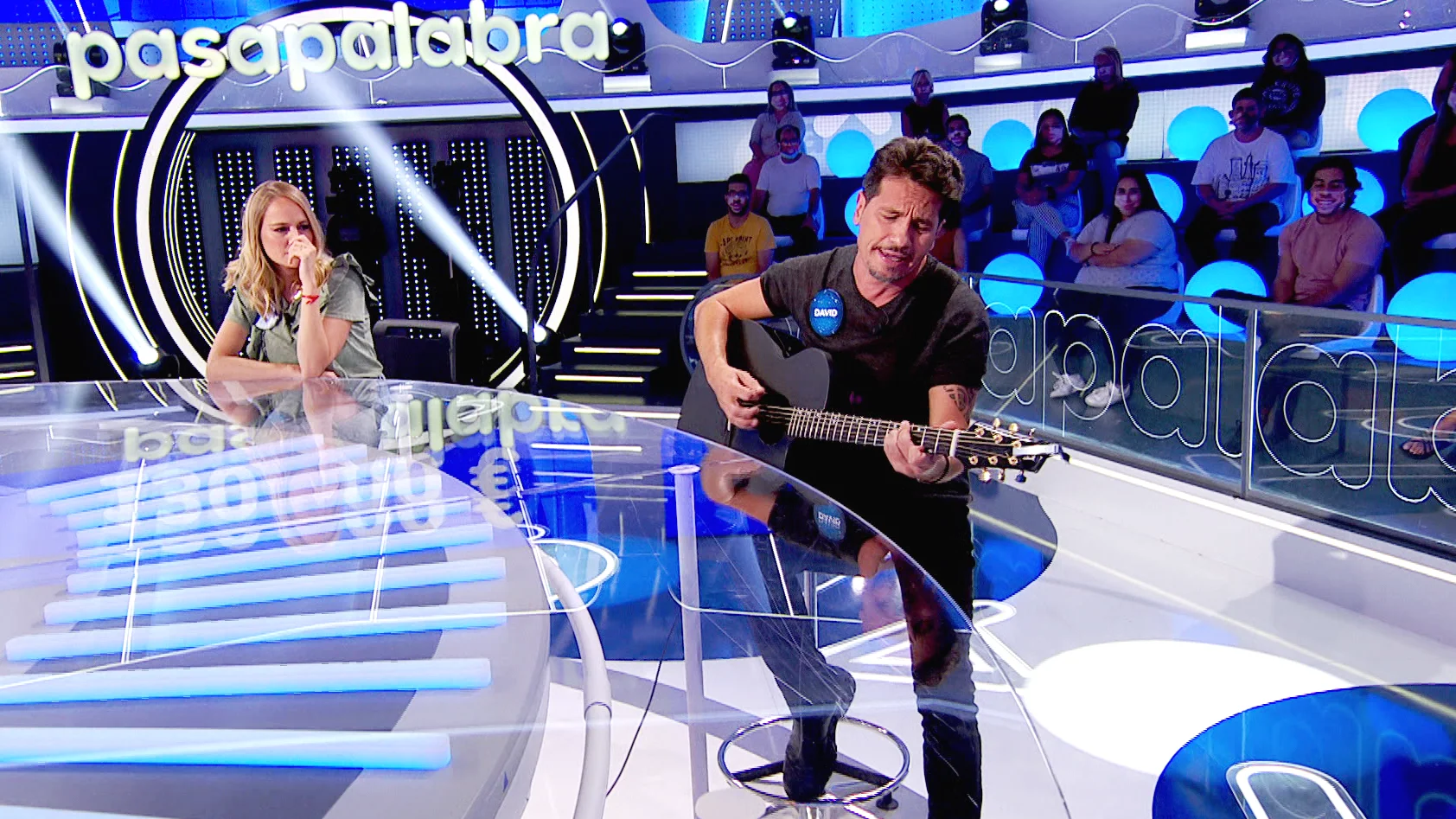 David de María canta ‘Maneras de pensar’ en ‘Pasapalabra’: en directo y con su guitarra David de María canta ‘Maneras de pensar’ en ‘Pasapalabra’: en directo y con su guitarra