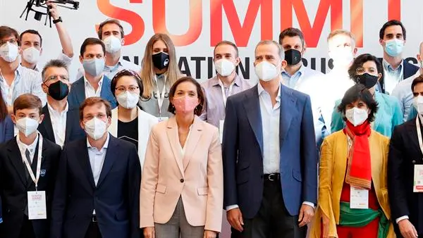 El Rey inaugura el 'South Summit' destacando "la mentalidad abierta al cambio" de España "un país innovador" El Rey inaugura el 'South Summit' destacando "la mentalidad abierta al cambio" de España "un país innovador"