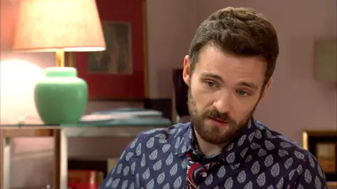 Medina “huye” tras su primera noche de pasión con Sonia Medina “huye” tras su primera noche de pasión con Sonia