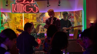 El éxito de Alaska y los Pegamoides llega a ‘Amar es para siempre’, ¿acabarán cantando en el King’s?