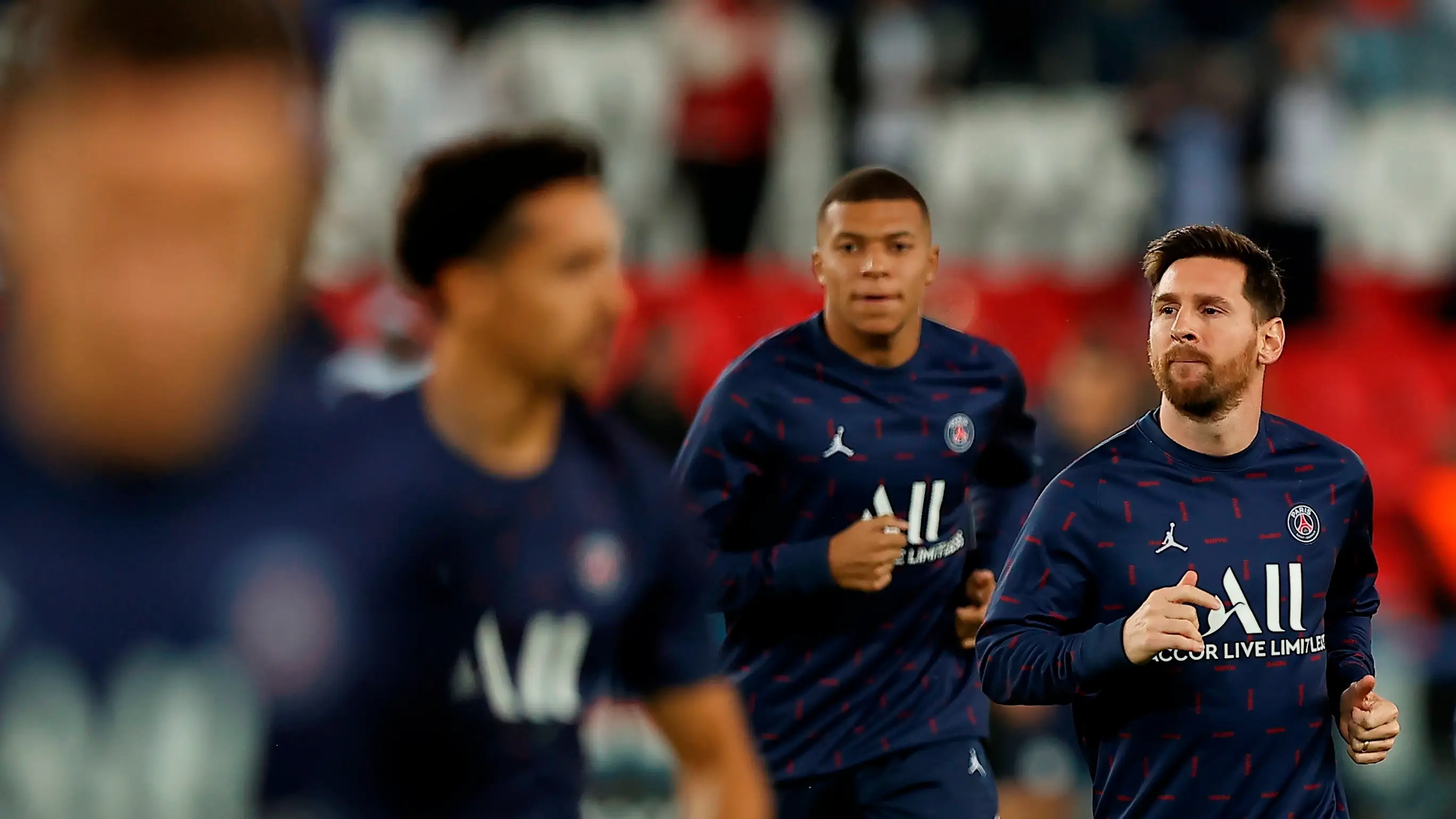 Mbappé y Leo Messi, antes de un partido con el PSG Mbappé y Leo Messi, antes de un partido con el PSG