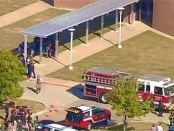 Caos en Texas por un tiroteo en una escuela secundaria
