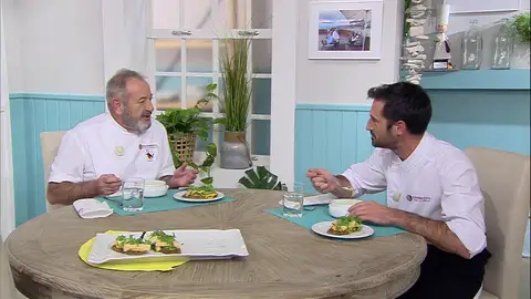 Así disfrutan padre e hijo del menú elaborado en 'Cocina abierta de Karlos Arguiñano' Así disfrutan padre e hijo del menú elaborado en 'Cocina abierta de Karlos Arguiñano'