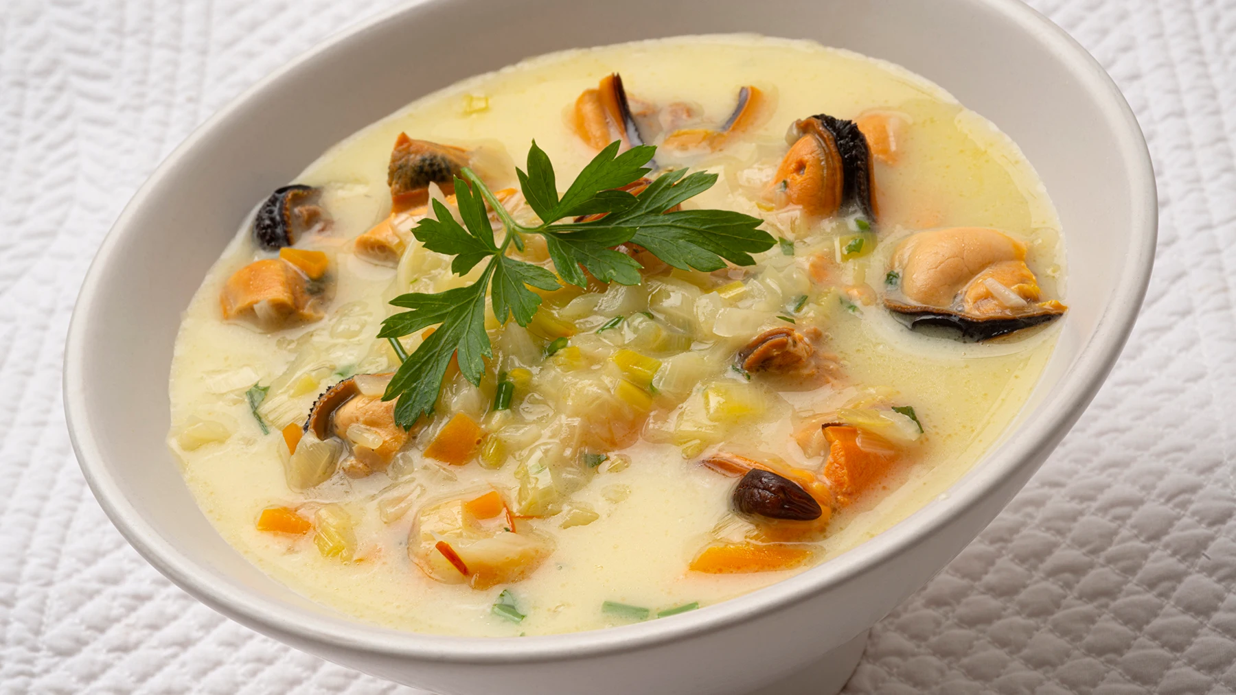 Sopa "de lujo" de Karlos Arguiñano: con verduras y mejillones Sopa "de lujo" de Karlos Arguiñano: con verduras y mejillones