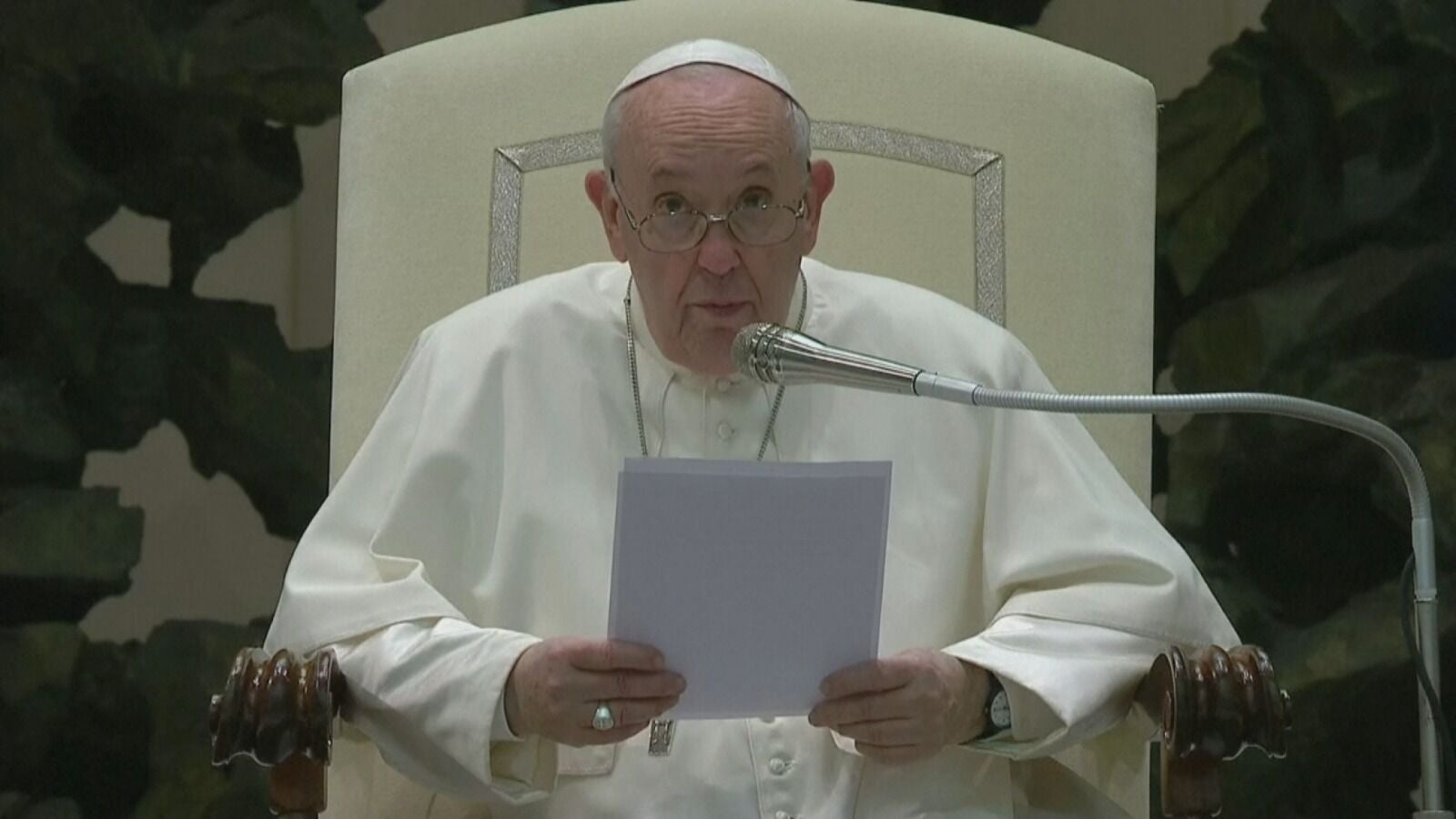 Detenido un hombre con un cuchillo a la entrada del estadio donde el Papa Francisco celebraba una misa en Chipre
