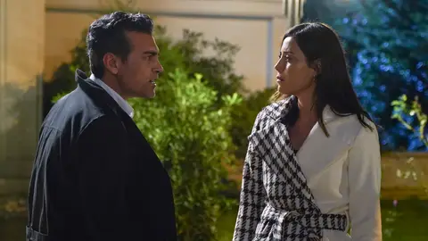 Asya desata la ira de Volkan: "Mert me dijo que estás arruinado... después de habernos acostado" Asya desata la ira de Volkan: "Mert me dijo que estás arruinado... después de habernos acostado"