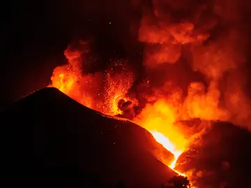 El volcán de La Palma entra categoría 2