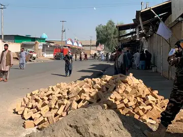 Un nuevo atentado en una mezquita de Afganistán deja al menos 35 muertos y unos 68 heridos Un nuevo atentado en una mezquita de Afganistán deja al menos 35 muertos y unos 68 heridos