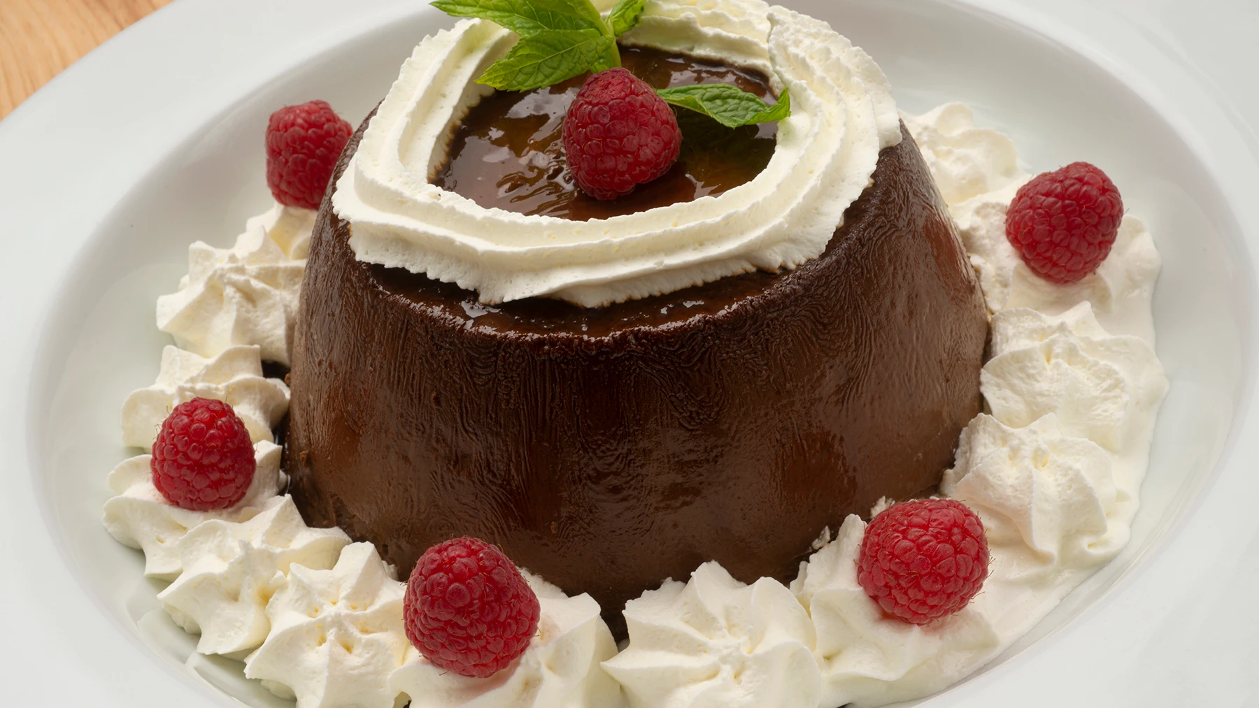 &iexcl;Un postre perfecto de fin de semana! Flan de chocolate con nata