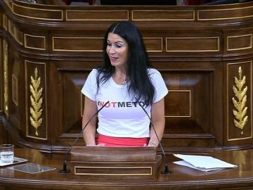 El discurso antifeminista y la camiseta contra el 'MeToo' de la diputada de Vox Carla Toscano y la respuesta de Montero
