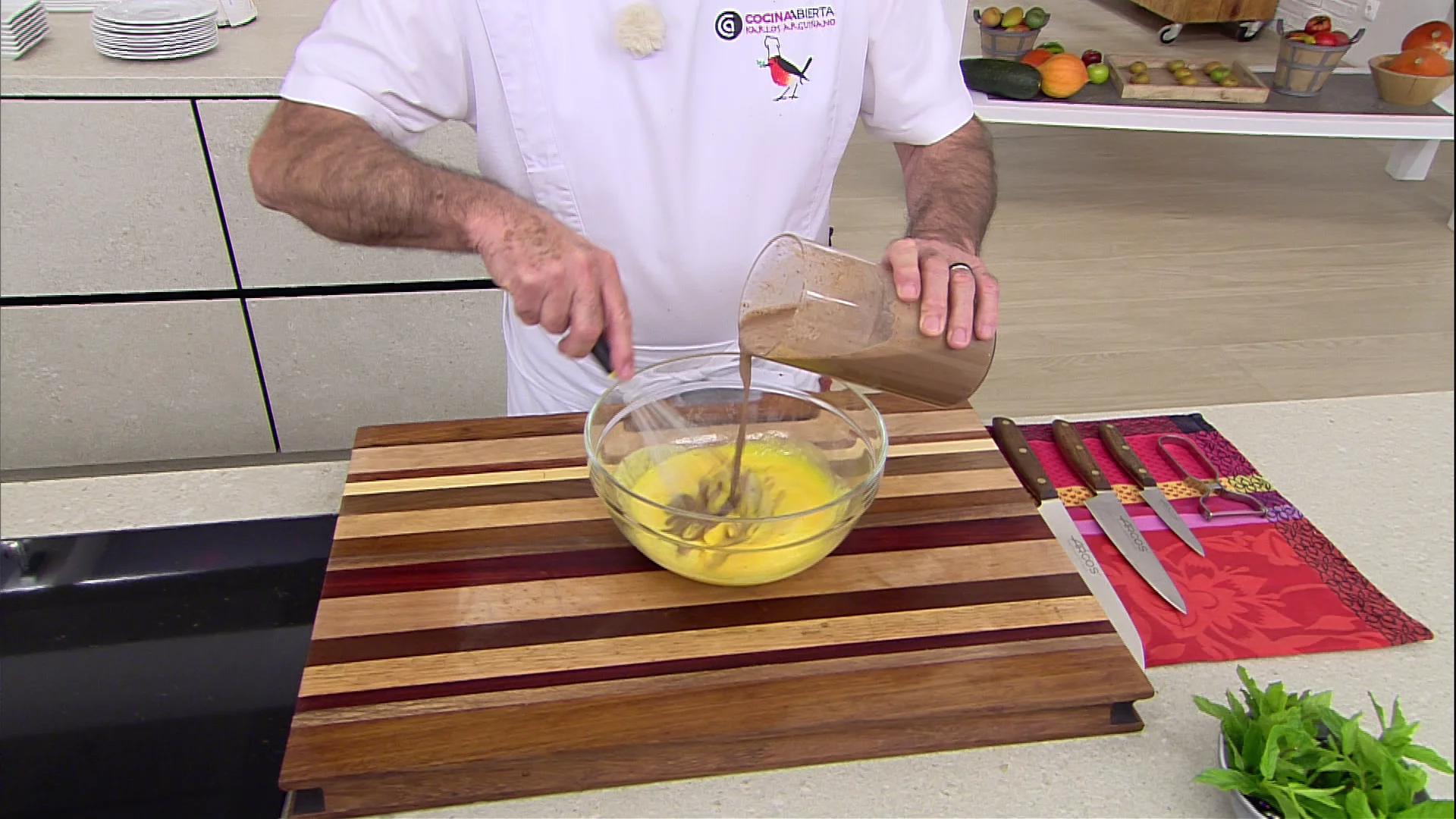 Karlos Arguiñano desvela el secreto para un flan de chocolate sin grumos Karlos Arguiñano desvela el secreto para un flan de chocolate sin grumos