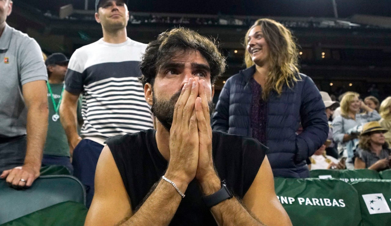 Juan Betancourt, el mayor apoyo de Paula Badosa en su pase a cuartos de final de Indian Wells