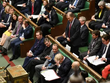 Cazan a un diputado británico del Partido Conservador viendo porno en la Cámara de los Comunes Cazan a un diputado británico del Partido Conservador viendo porno en la Cámara de los Comunes