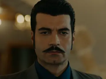 Demir sorprende a Hünkar y Fekeli juntos Demir sorprende a Hünkar y Fekeli juntos